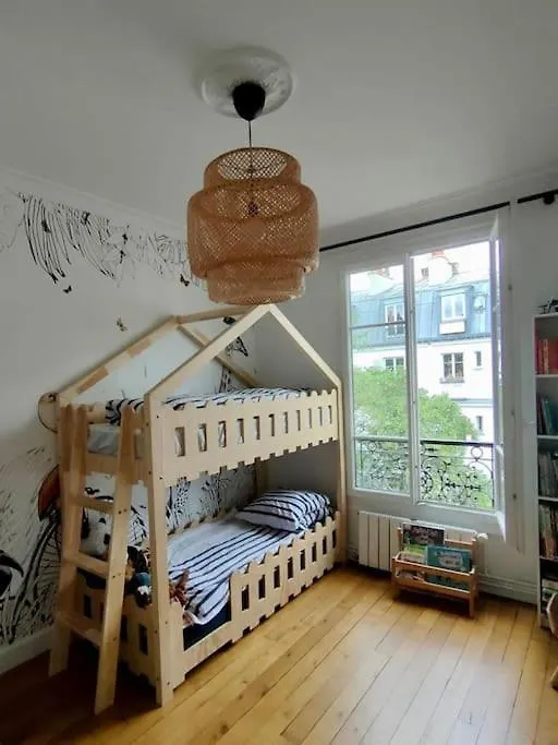 Beautifully Designed Homely Calm Parisian Duplex Frankrig